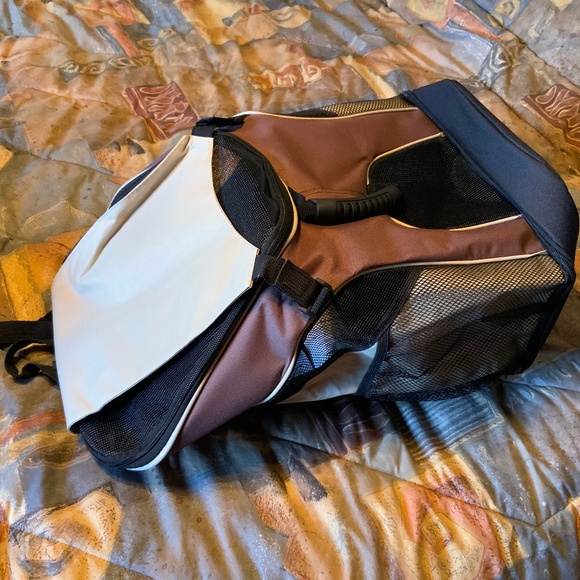 Pet Zone Adjustable Backpack Pet Carrier- Cat/Dog up to 15lbs- BNIB - Picture 3 of 8